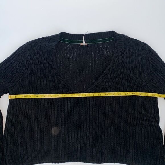 Free People Damsel Cable Knit Pullover Black Sweater Bell Sleeves Oversized XS - Picture 8 of 11